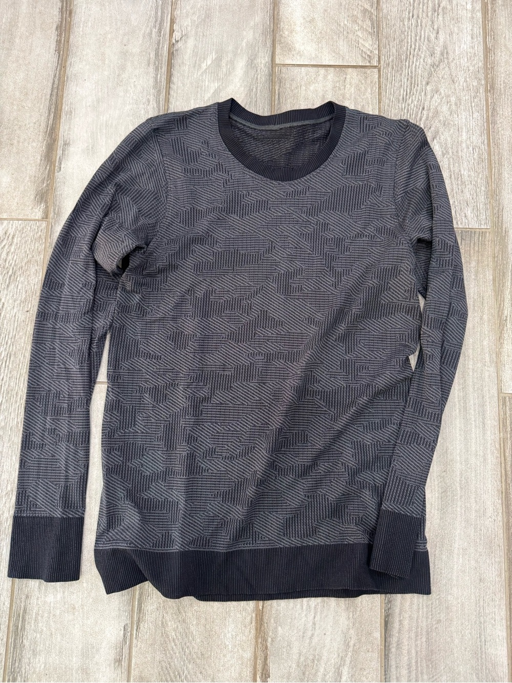 lululemon athletica Long Sleeve Crew in Charcoal and Black